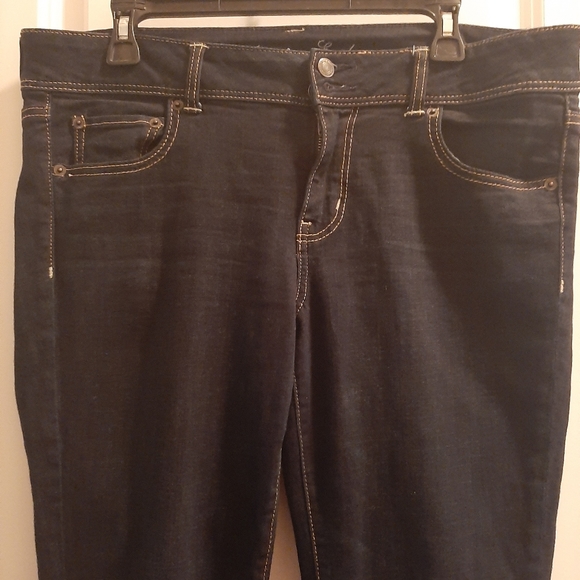 Jeans - Picture 3 of 4